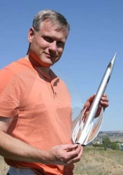 Predator -Toy Rocket 3bb880566eb33eec2d5b2210d1b90788.image .300x425