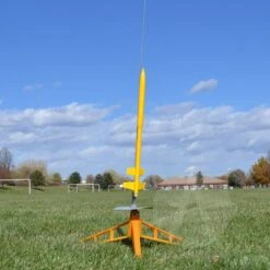 Midge -Toy Rocket 3ee5d765460fb9998eedf24408047c24.image .700x700