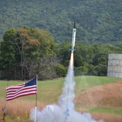 Zephyr 28 Zephyr -Toy Rocket 620b0305468dd3665ad0888a1b10e291.image .640x640