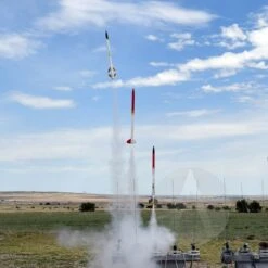 Quest SuperBird -Toy Rocket 9f2a7e218f652798794078fc1005a531.image .700x700